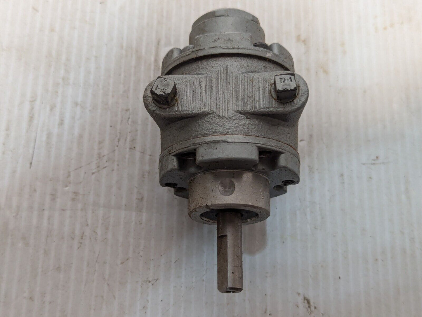 Gast 1UP-NRV-10 Air Motor, 0.45HP, Max Torque 4.9 in-lb, 17cfm Max Flow Rate