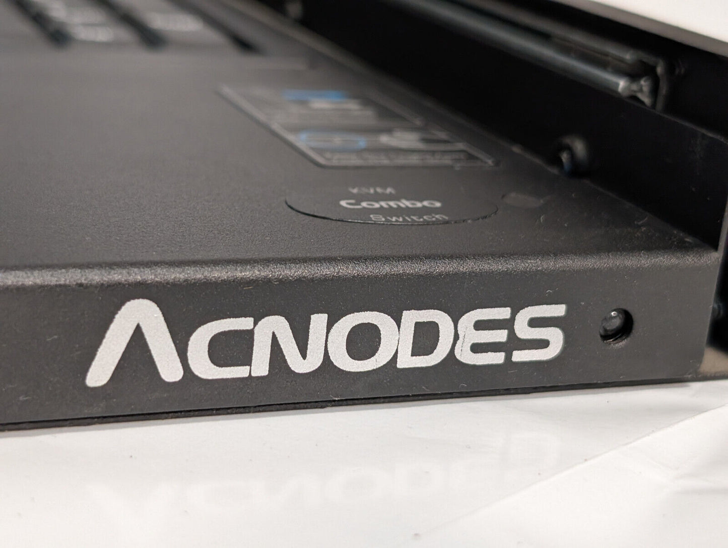Acnodes MKD6117 Rack Mount Drawer, LCD Monitor, Full HD, KVM 8-Port Combo Switch