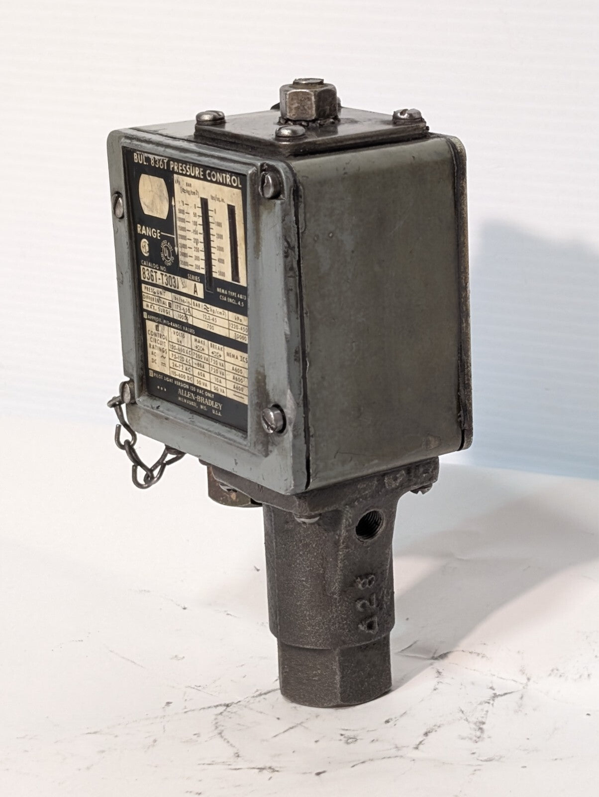 Allen Bradley 836T-T303J Series A Pressure Control Switch 175-650PSI Pilot Light