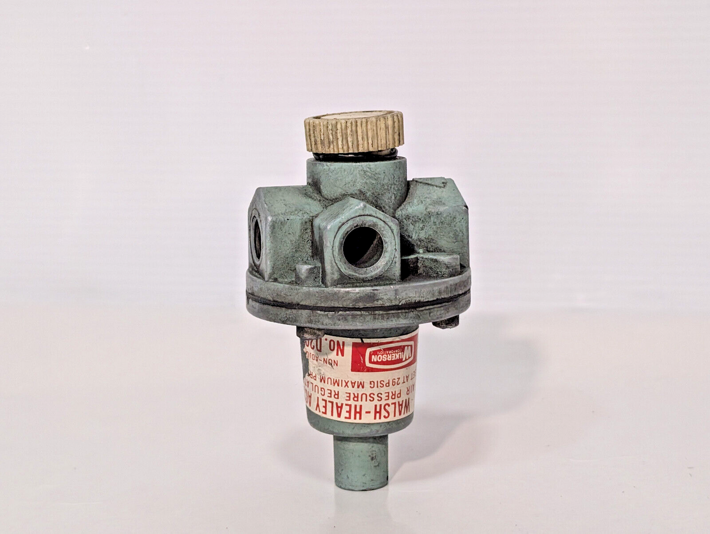 Wilkerson Corporation D2002-2 Air Pressure Regulator, Non-Adjustable, 29Psig Max