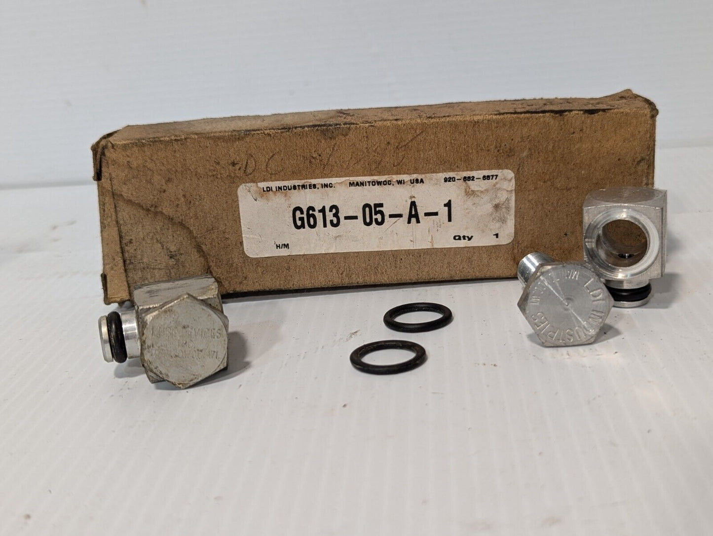 LDI Industries G613-05-A-1 oil sight gauge, no tube, only aluminum end blocks
