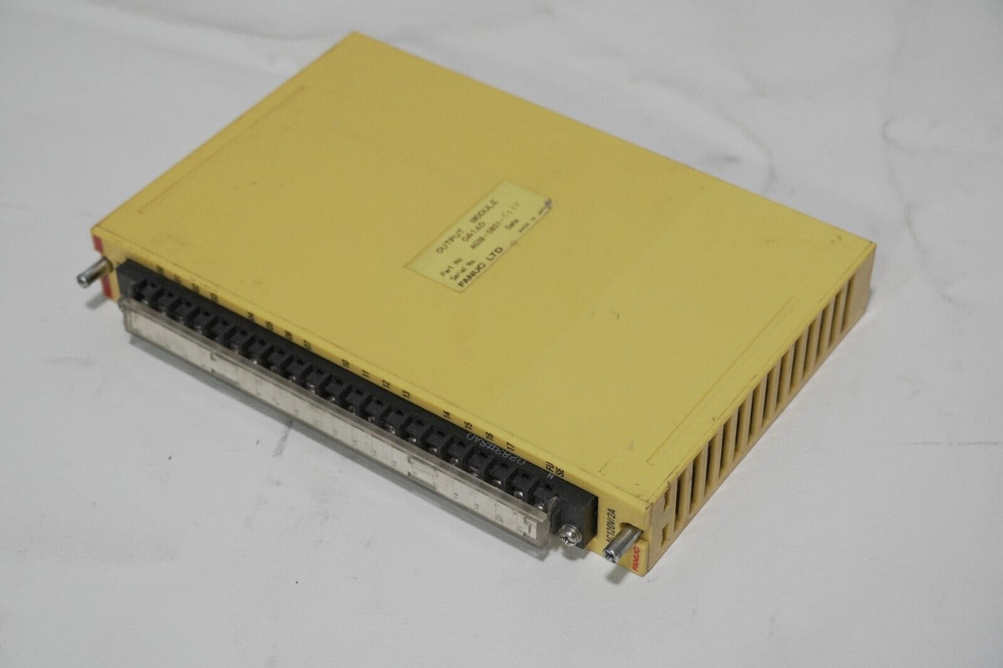 Fanuc A03B-0801-C117 output module, OA16D
