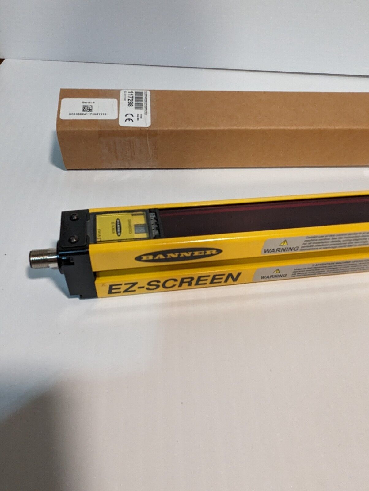 Banner SLSE30-900Q8 EZ-Screen EA Emitter, 36" Light Screen - Free Shipping