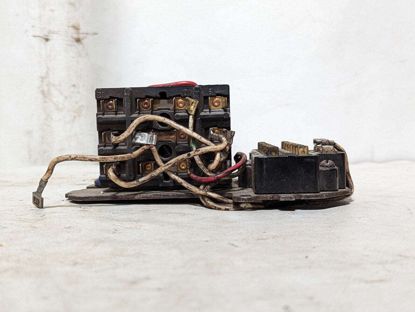 Square D unidentified hoist contactor, unknown working condition