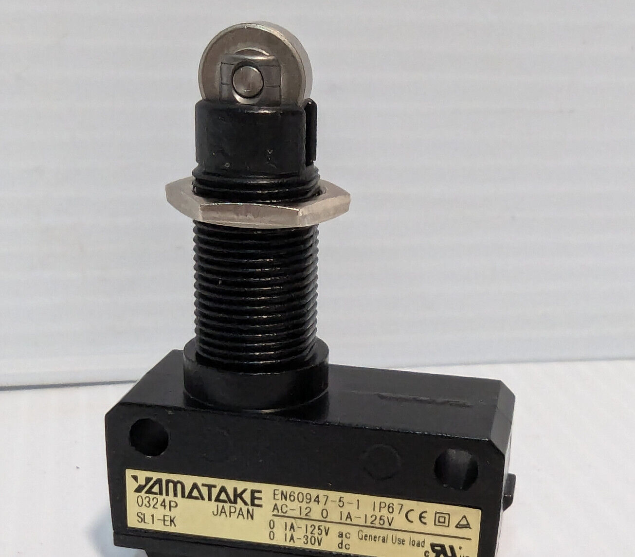 Lot of 2: Yamatake, Azbil SL1-EK limit switches, roller plunger, free shipping