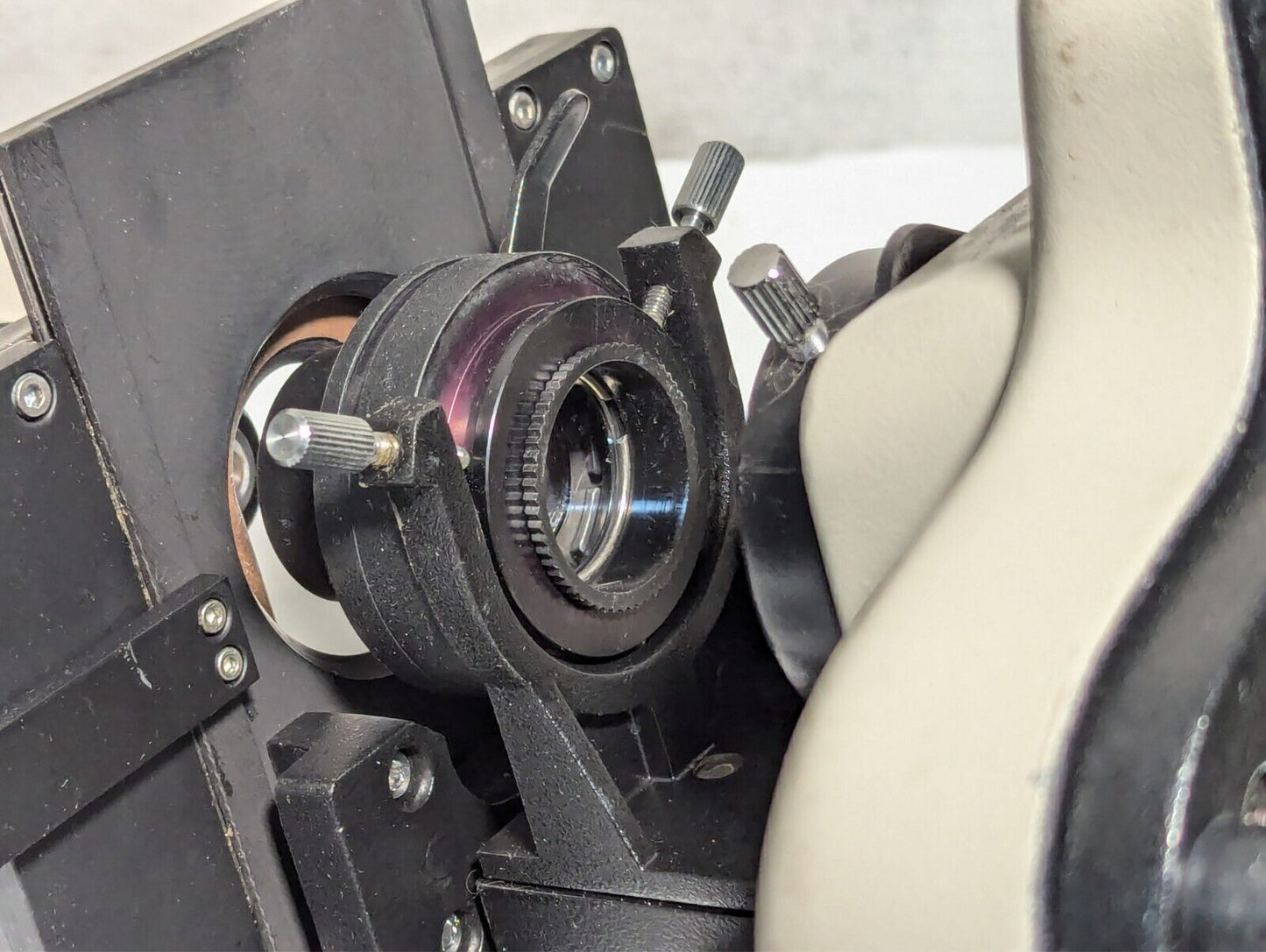Accu-Scope 3015 Microscope With 4x, 10x, 40x And 100x Oil Objectives