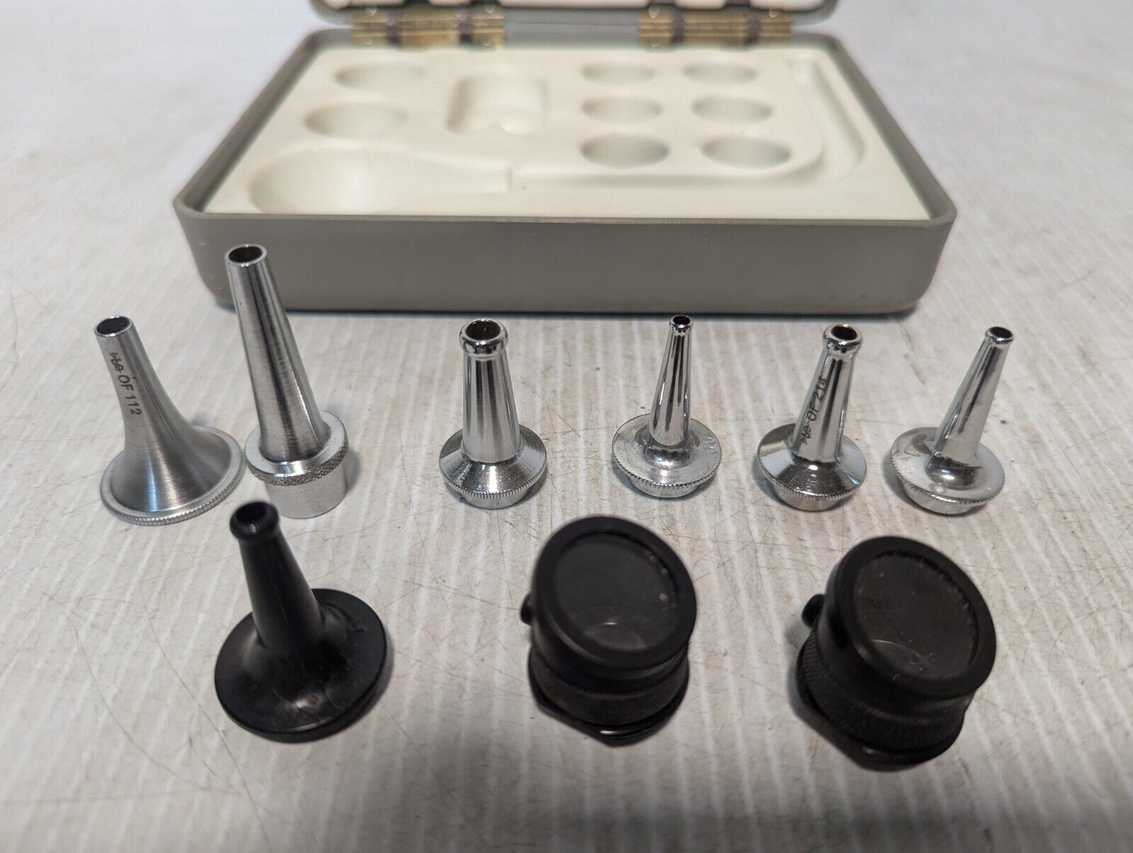 Storz N0300 aural magnifier set with specula and case as pictured- Free Shipping