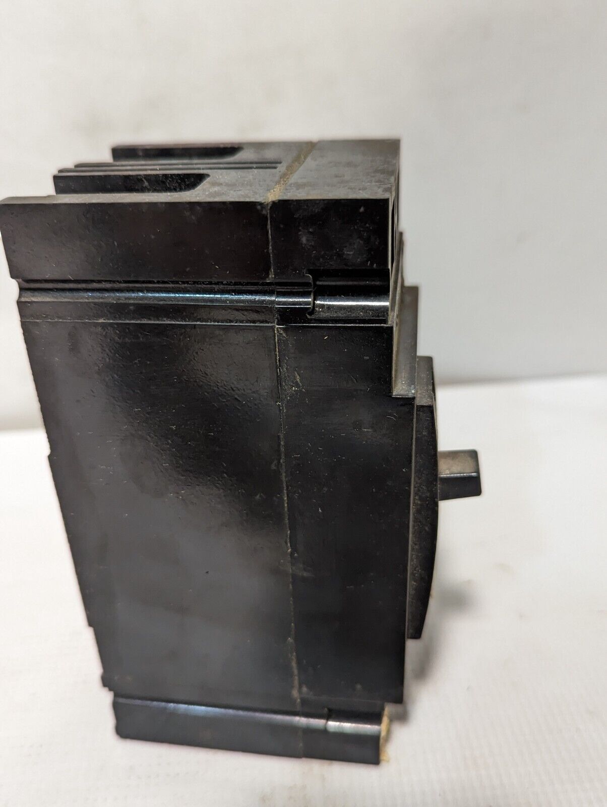 GE TED124020 Molded Case Industrial Circuit Breaker, 20A, 480VAC, 2-Pole