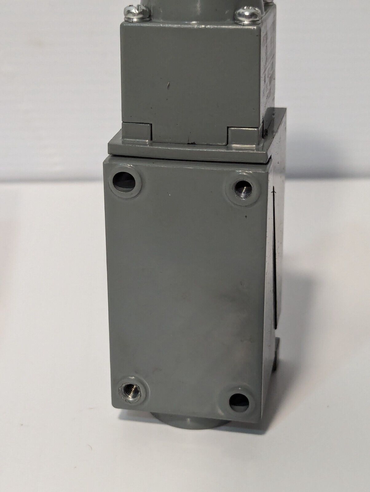 Allen Bradley 802T-NPTP Series J Oiltight Limit Switch