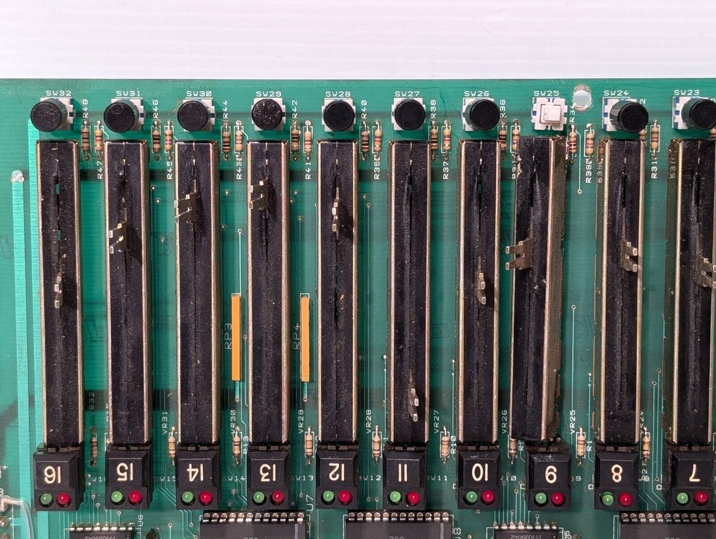 Unbranded MDL-1001-BO2 Slider Backplane, 16 Channel - Free Shipping