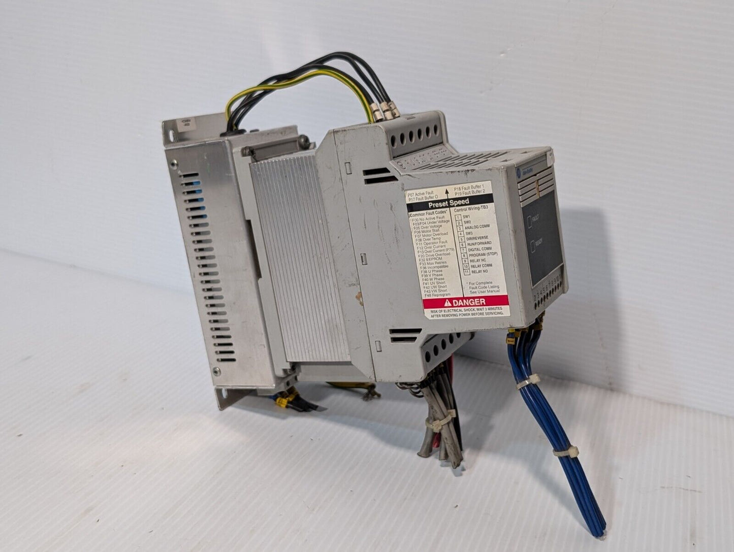 Allen Bradley 160-BA06NPS1 Variable Speed Drive, 6 AMP, 380-460 VAC as shown