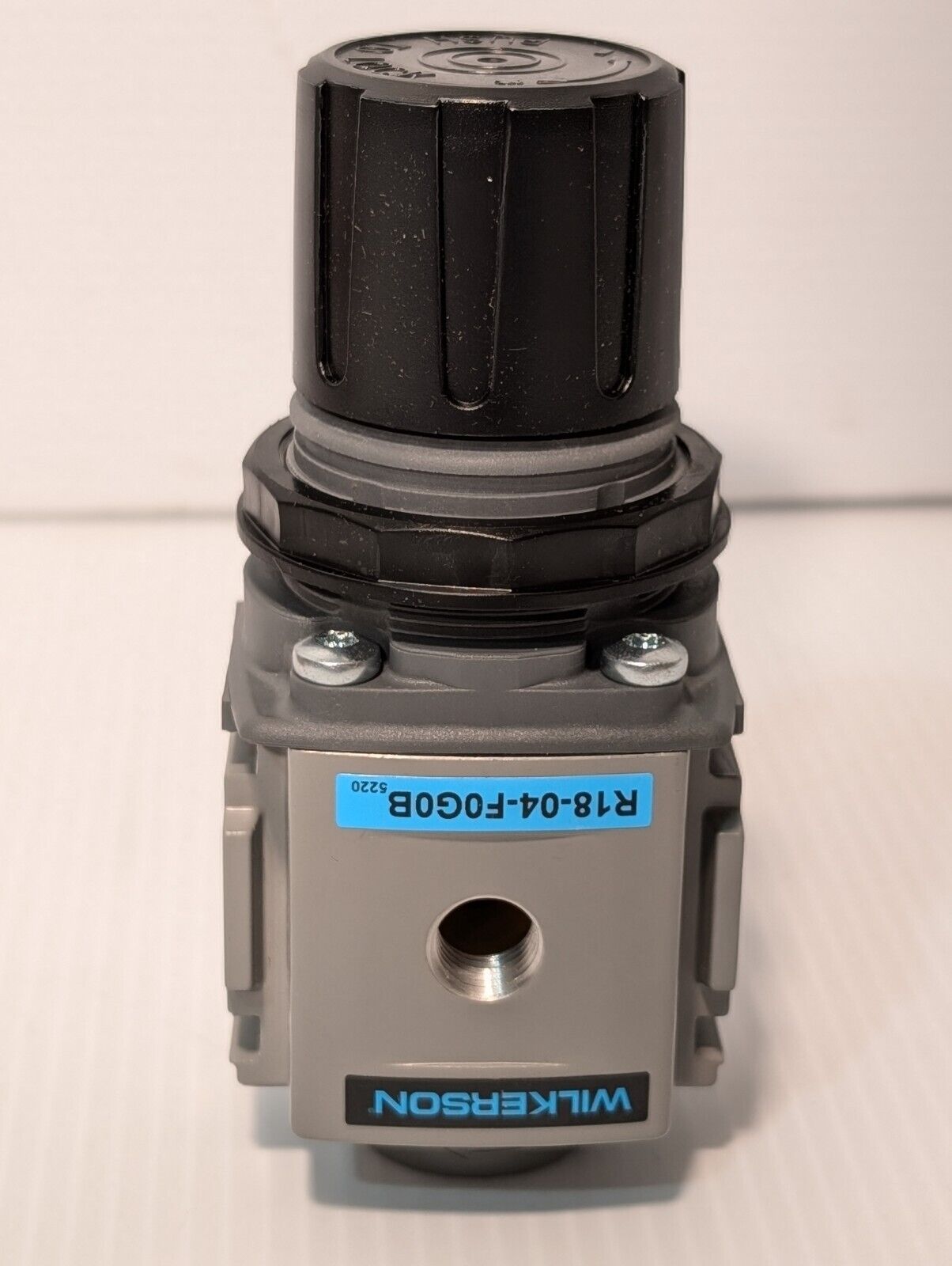 Wilkerson R18-04-F0G0B Air Pressure Regulator w/Pressure Gauge - Free Shipping