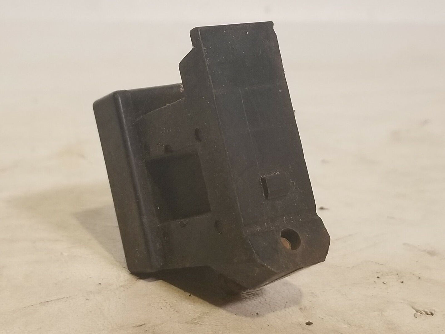 Allen Bradley 69A83 220/240VAC 50/60Hz