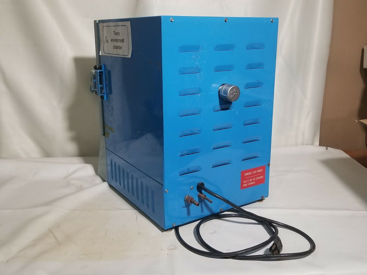 Tenney Environmental Test Chamber, benchtop, 30-330 deg C, vacuum chamber