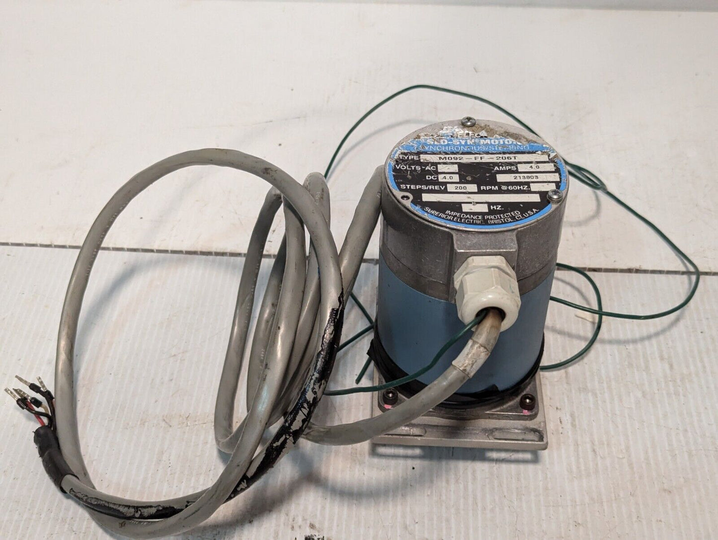 Superior Electric M092-FF-402E Slo-Syn Synchronous/Stepping Motor 213803 4DC 4A