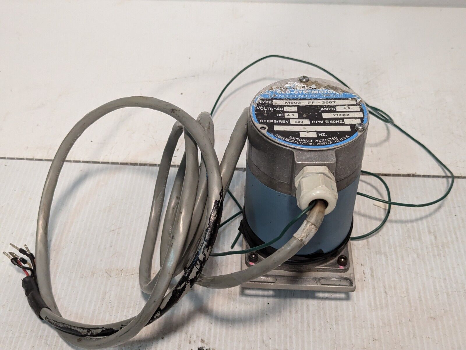 Superior Electric M092-FF-402E Slo-Syn Synchronous/Stepping Motor 213803 4DC 4A