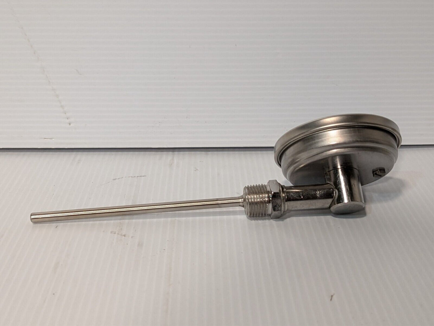 Trend 31 bimetal thermometer, 150-750 deg F, 6 inch stem, 1/2 NPT conn
