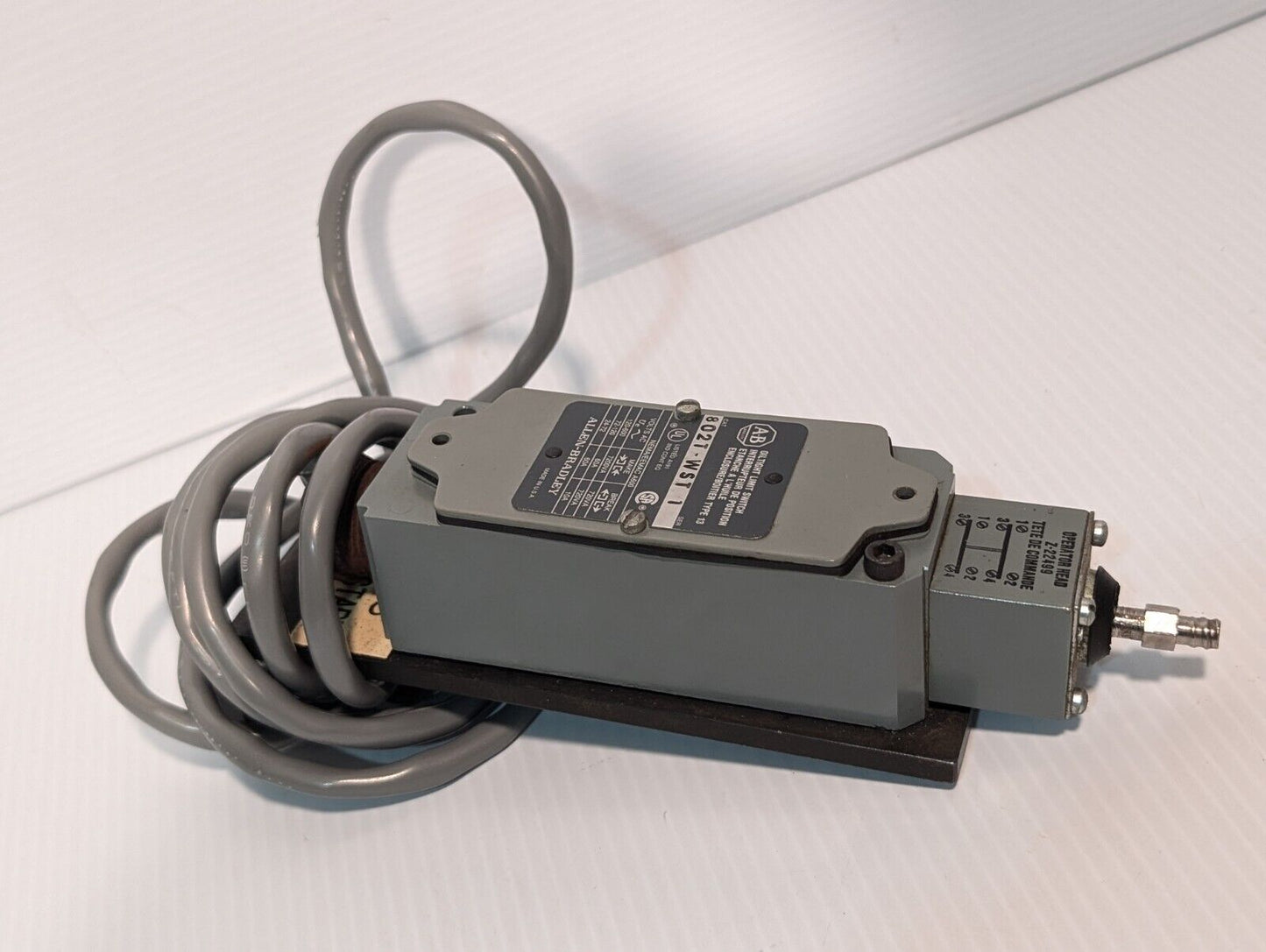 Allen Bradley 802T-WST Oiltight Limit Switch, Series 1, 120-600VAC - Free Ship