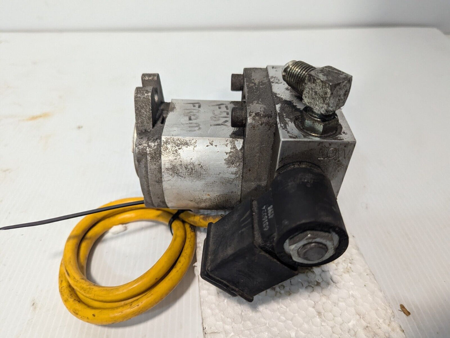 Vestil 02812P7063 B6 Hydraulic Motor F56Y FRAM - Free Shipping