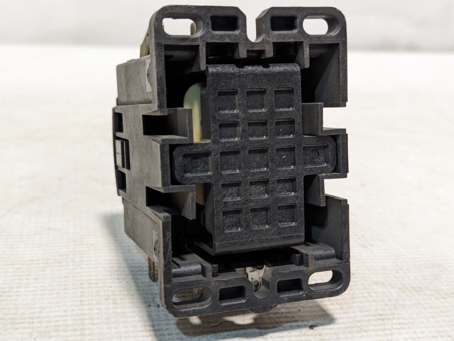 Square D 8910DPA33 3-pole contactor, 30A, 24VAC coil