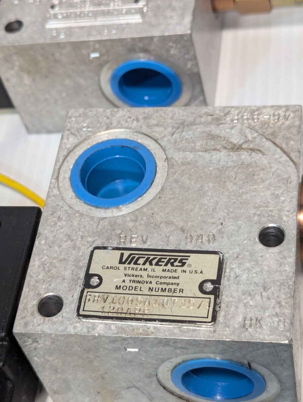 Vickers SRV-10-0-S-A10T-35/120APS Solenoid Valve - Free Shipping