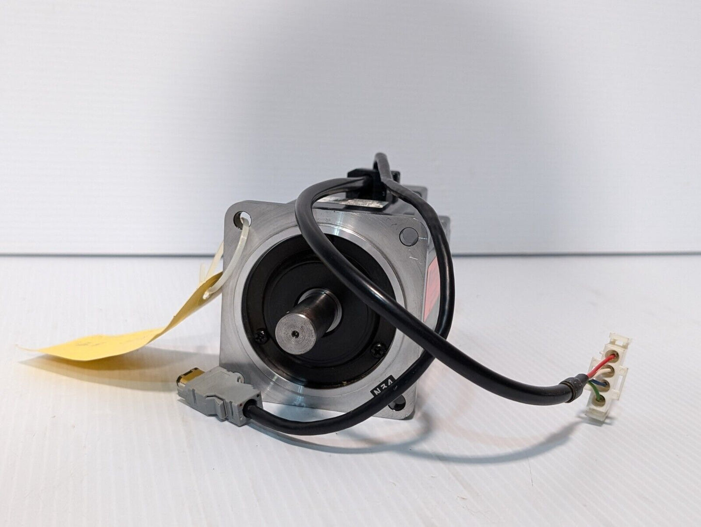 Yaskawa Electric SGMAH-08AAN21 AC Servo Motor, 2.39Nm, 200V 4.4A