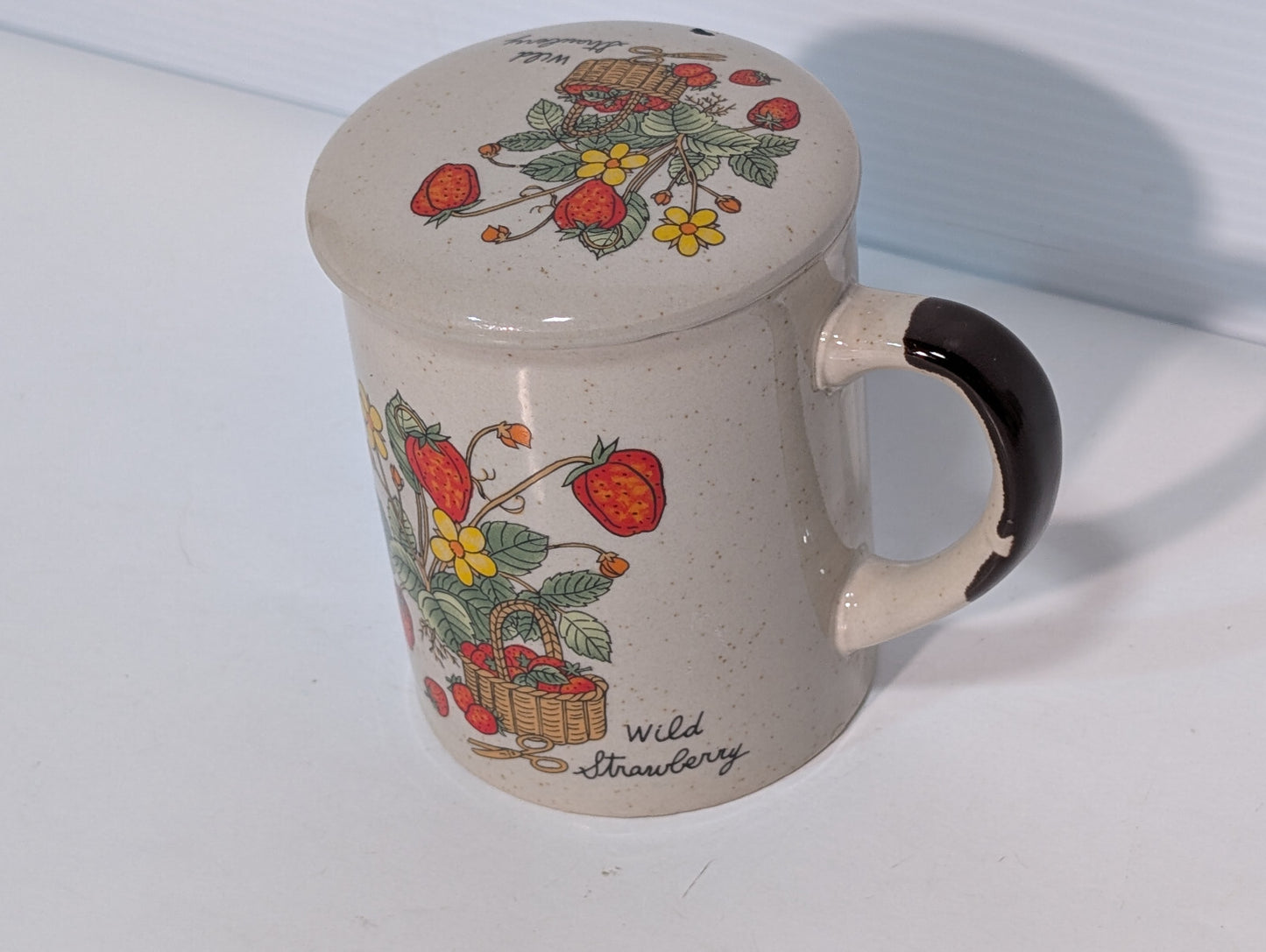 Vintage 1970s Covered, Lid, Coffee, Tea Mug Wild Strawberry, Speckled Stoneware