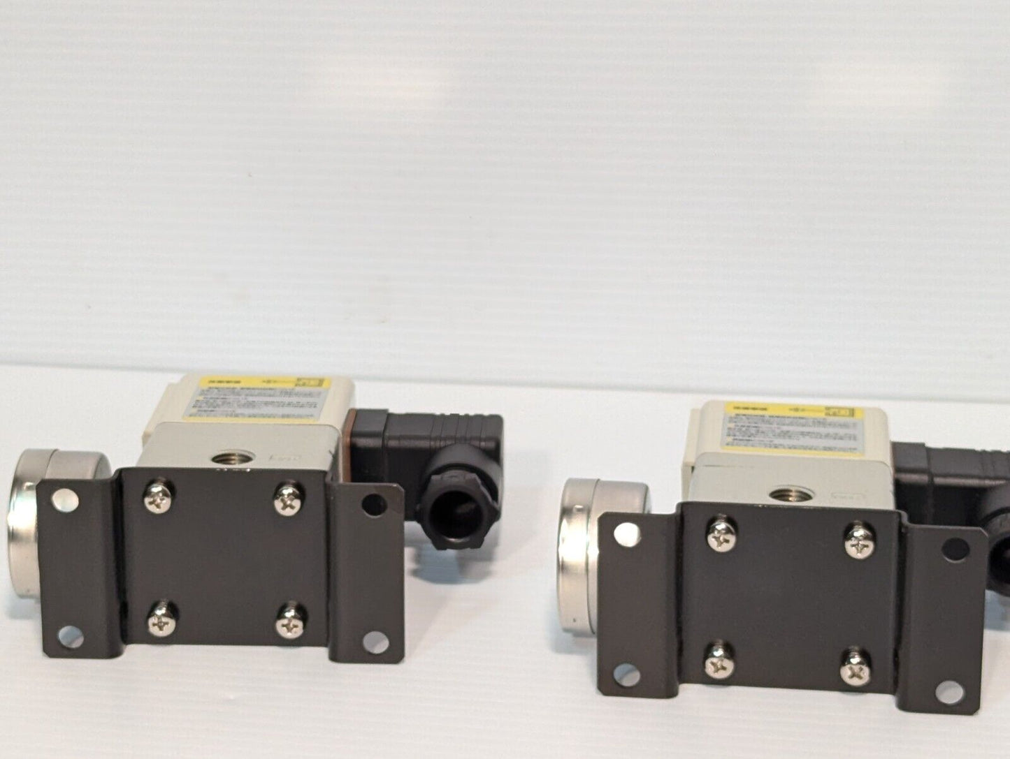 SMC IT2020-N32B1  Electro-Pneumatic Regulator - Free Shipping