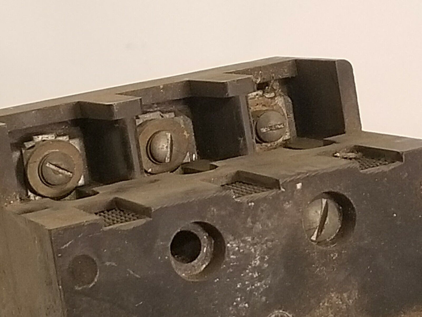 Trumbull AT35015 315 circuit breaker, 15 amps, 3 poles, 240 VAC, used