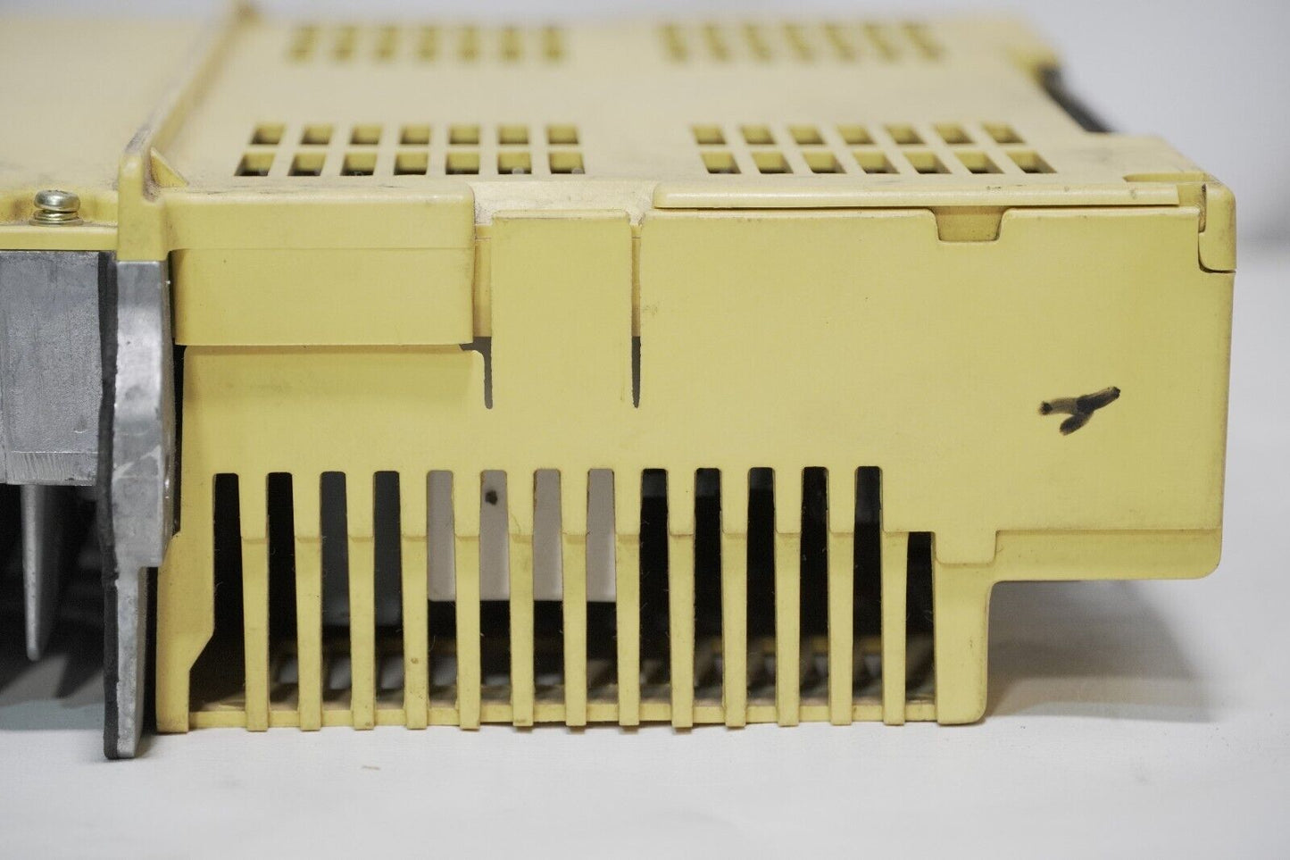Fanuc A06B-6090-H004-R servo amplifier unit, rated input 200-230VAC, 12A, 230VAC