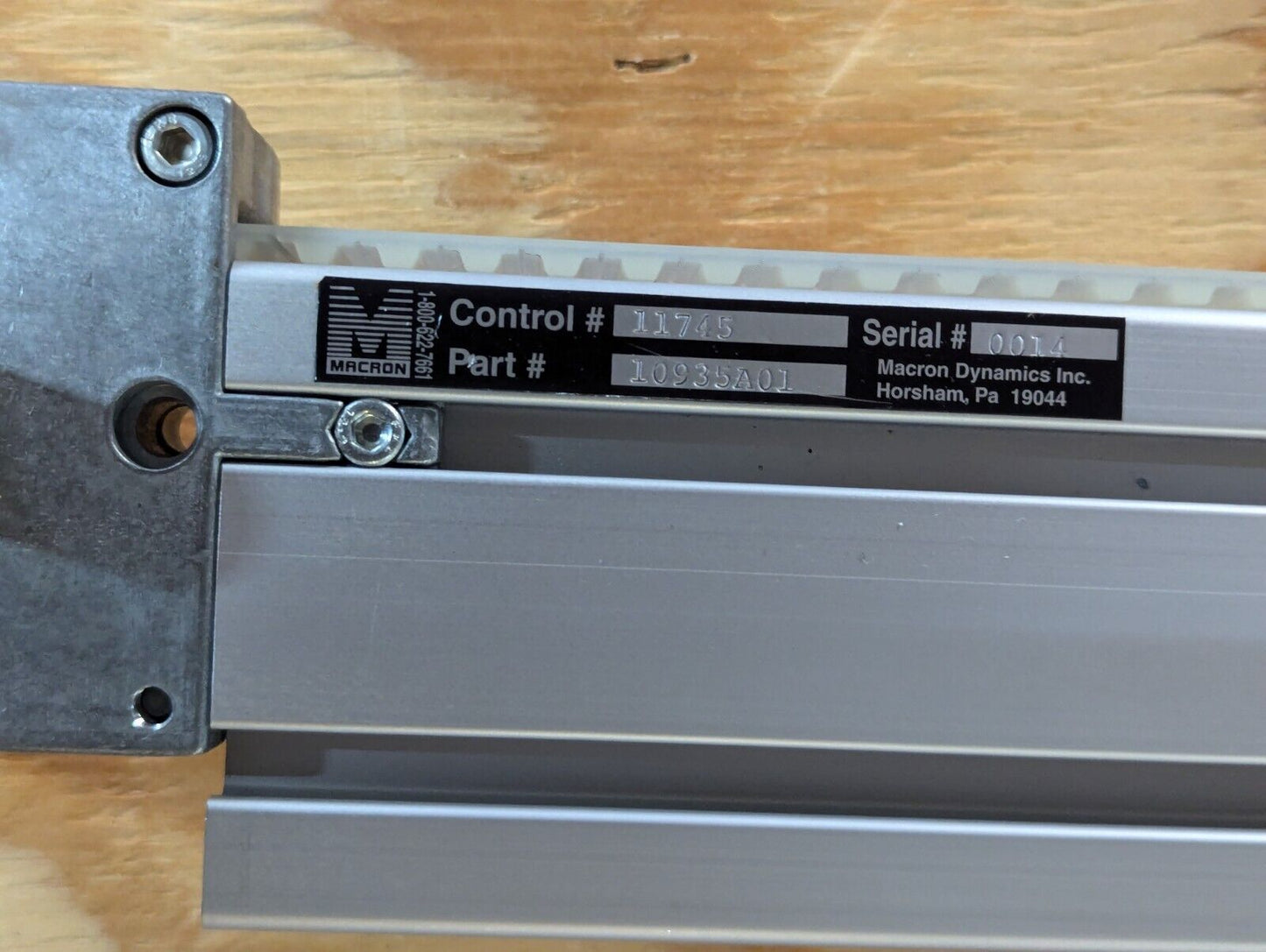 Macron 10935A01 Linear Rail Actuator 3040-12-000-5089 M. 135 VPPD Left-Free Ship