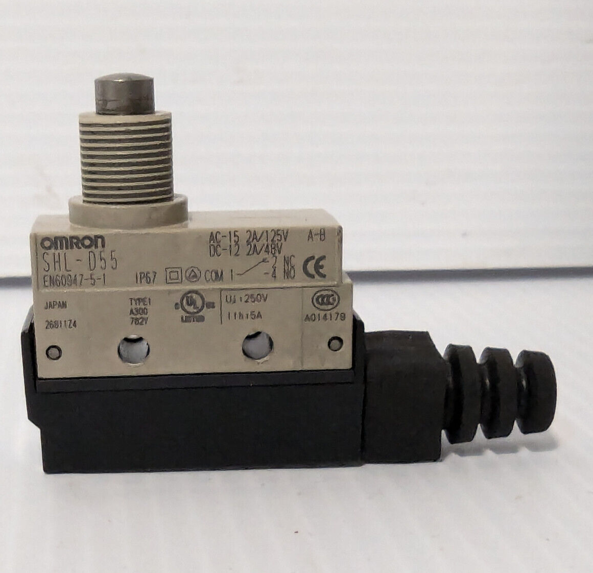 Omron SHL-D55 roller plunger limit switch, EN 60947-5-1, 250V, free shipping
