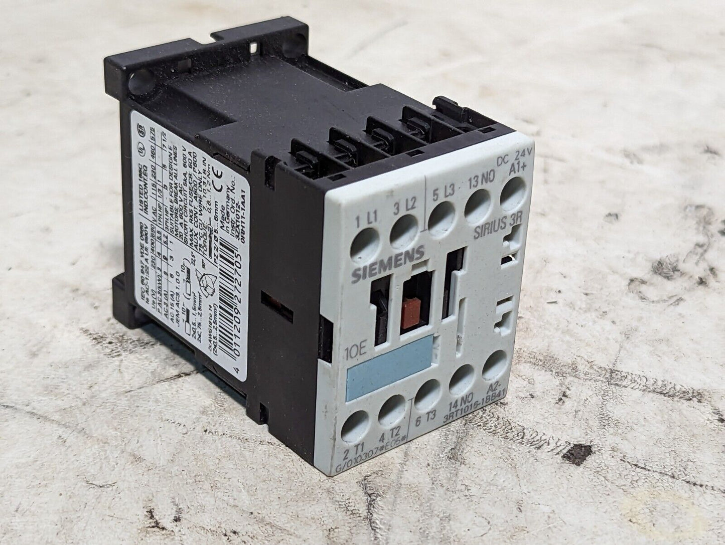 Siemens 3RT1016-1BB41 Control Contactor Relay - 24VDC
