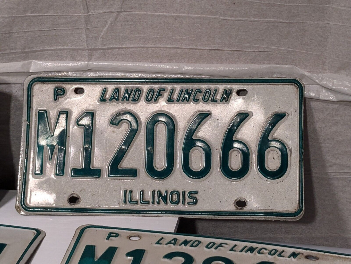 14 1980s Illinois License Plates (1 Florida Pinellas County), Mostly M #'s