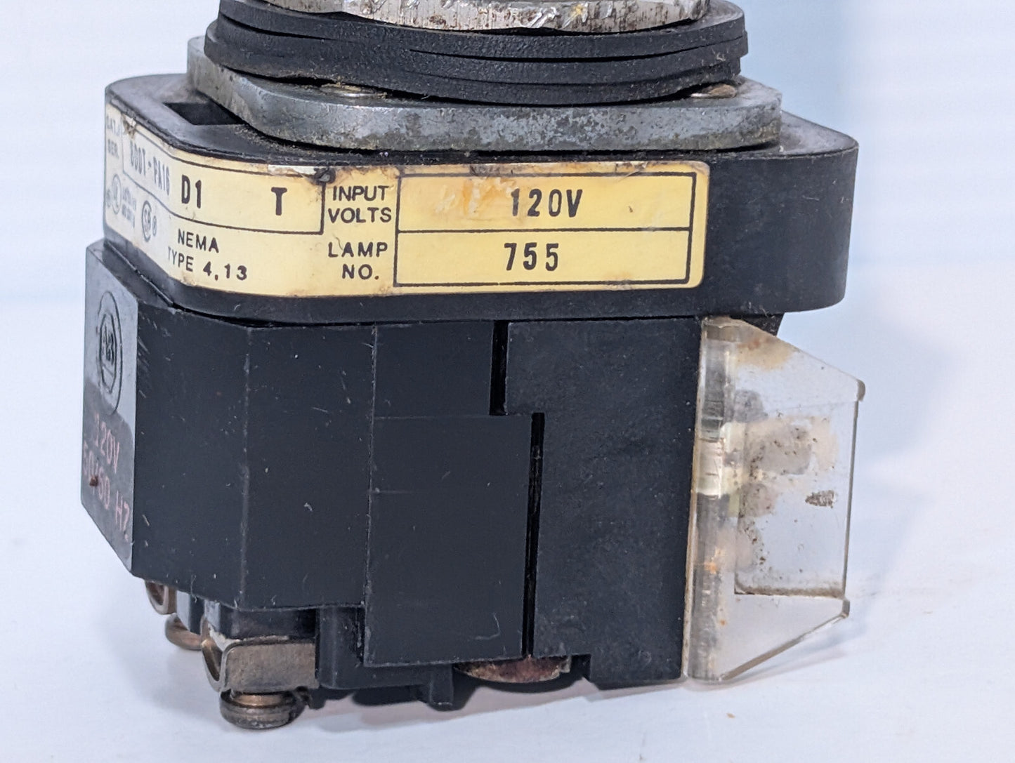 Allen Bradley 800T-PA16 Illuminated Push Button, 120V, Heavy Duty, Lamp Type 755