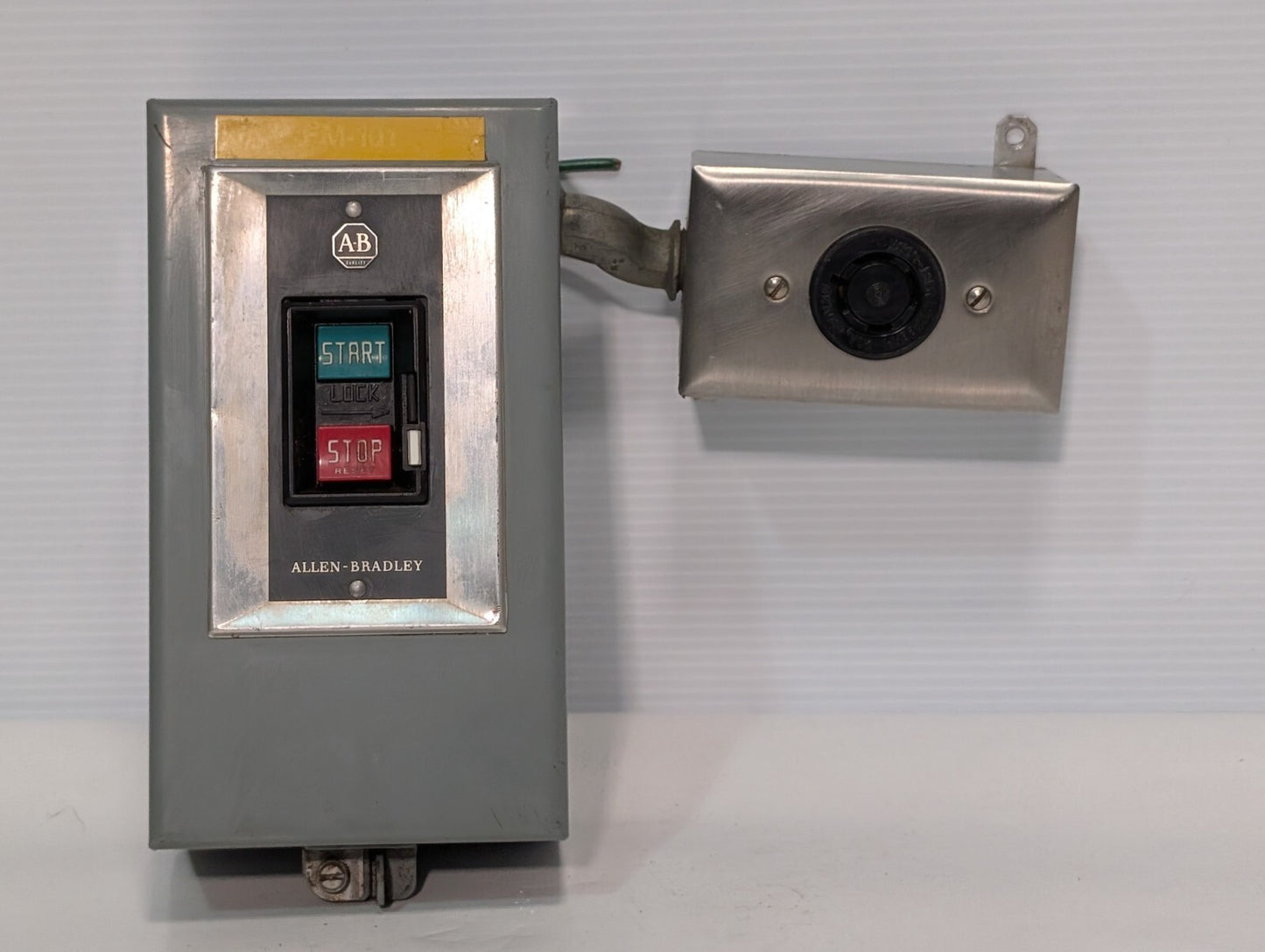 Allen Bradley 609-AAW Manual Starter in Encl. w\ 20A Hubbell Twist-Lock Recptcle