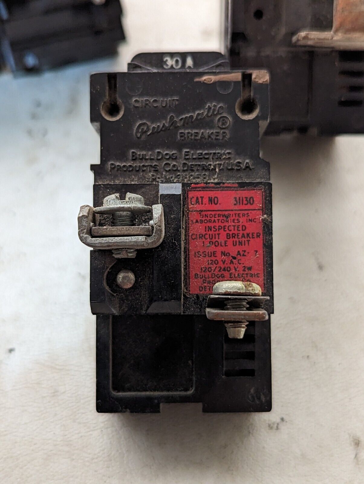 Lot of 29 Pushmatic breakers as pictured: 8xP115, 12xP130, 4xP2020, 1xP260