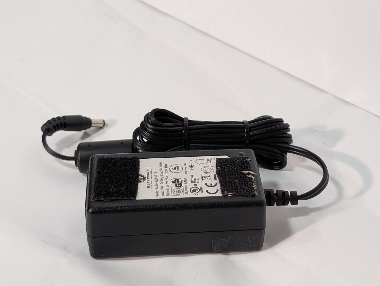 Adder Adderview CATX1000 AVX1008 1x8 KVMA Switch with Power Supply