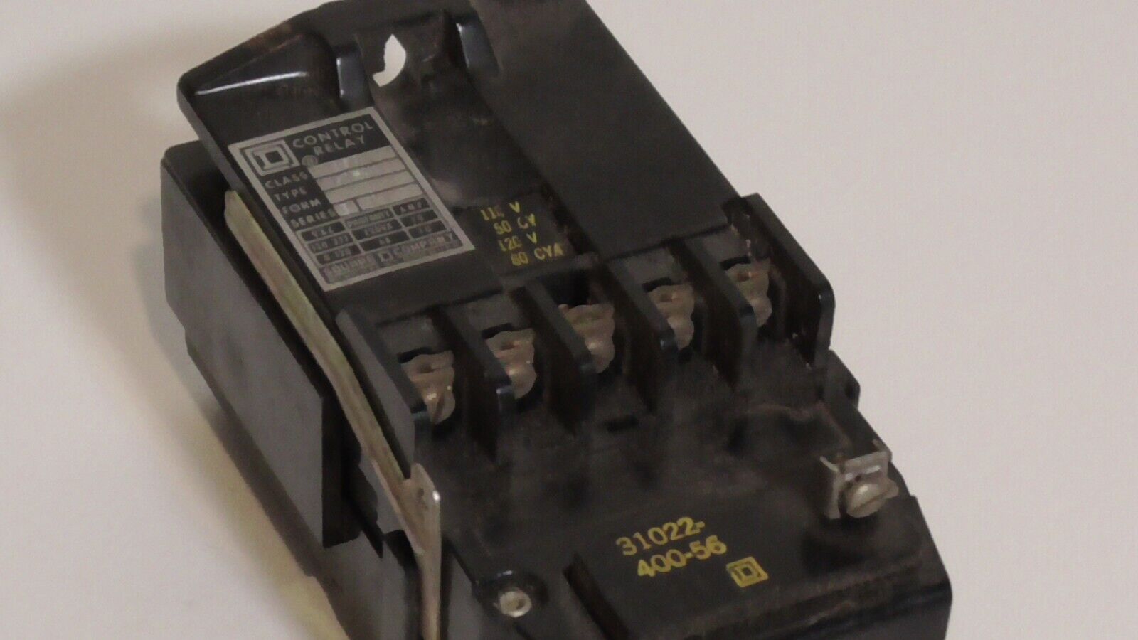 Square D 8501-G0-40 control relay, w/latch attachment 8501GL, coil 31022-400-56