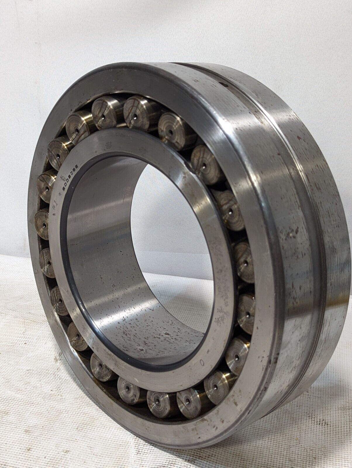 Torrington 200SD22 spherical roller bearing, spins freely