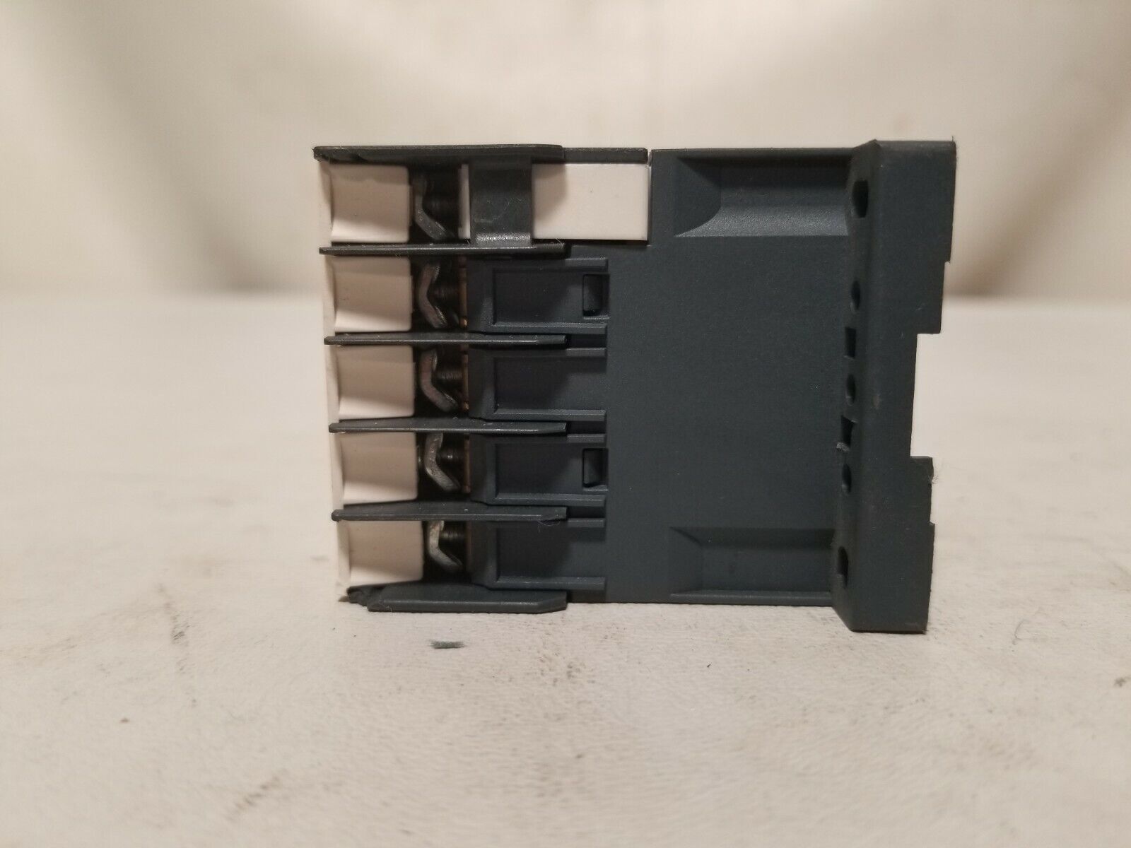 Telemecanique CA2KN40G7 relay