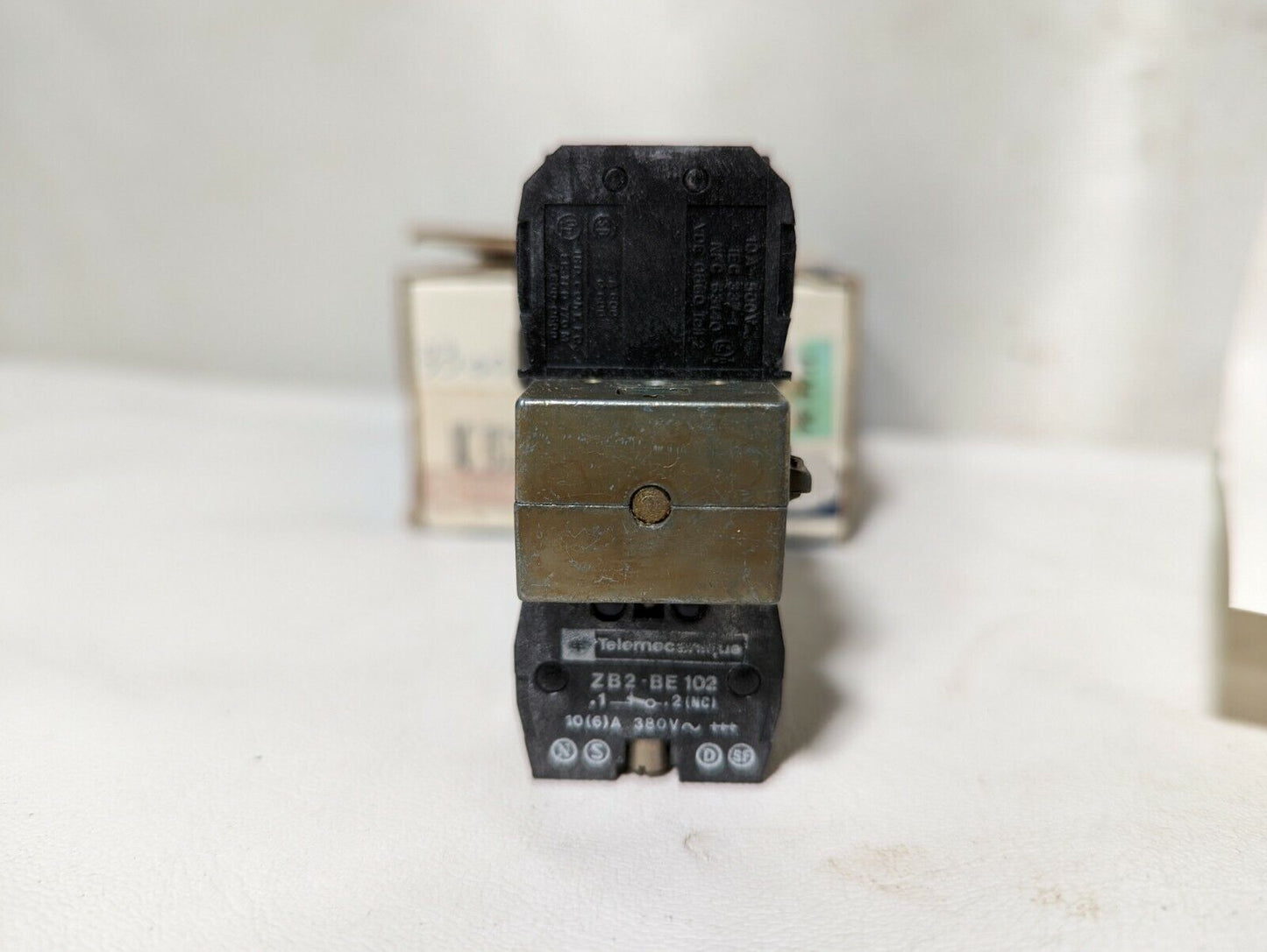 Telemecanique XB2DJ505 rotary selector switch