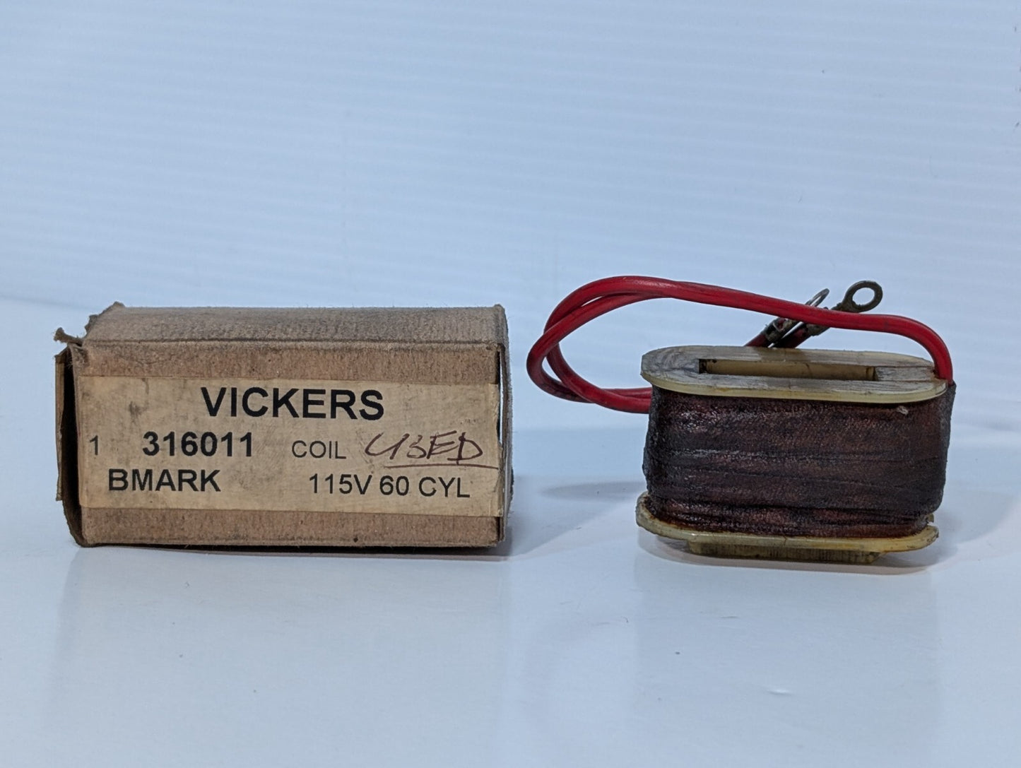 Vickers 316011 Solenoid Valve Coil, 115V @ 60Hz, Design Valve D05 Size