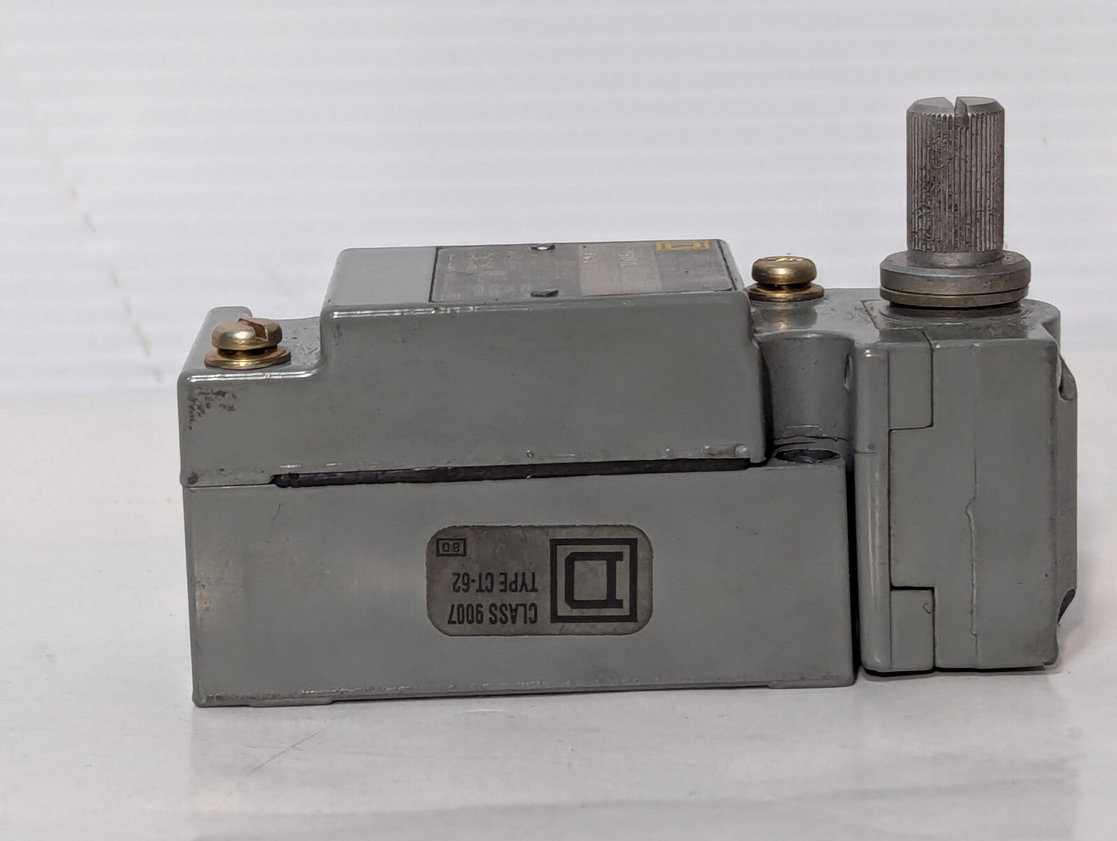 Square D 9007-C68T10 Mechanical Turret Head Position Switch, 10° Pre-travel Arm