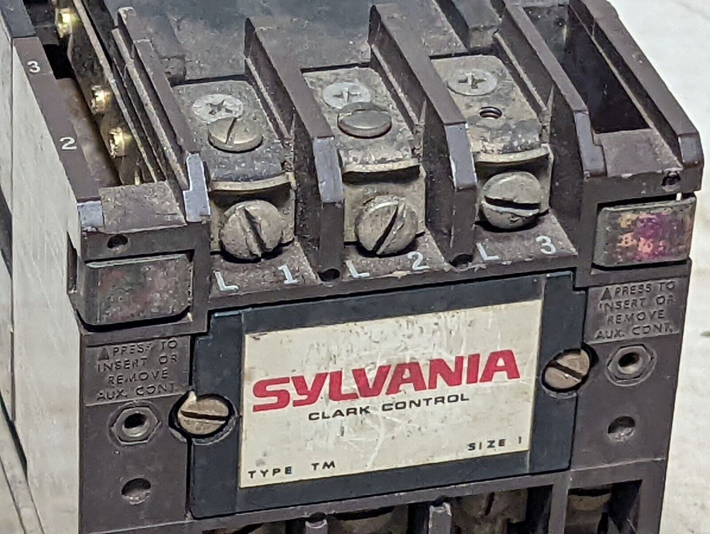Sylvania T13U031 contactor, bulletin 6013, type TM, 115VAC, 110/120VAC, 2HP max