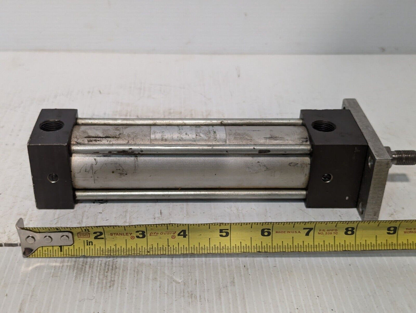 Unidentified 9" Hydraulic Cylinder - Free Shipping+Returns