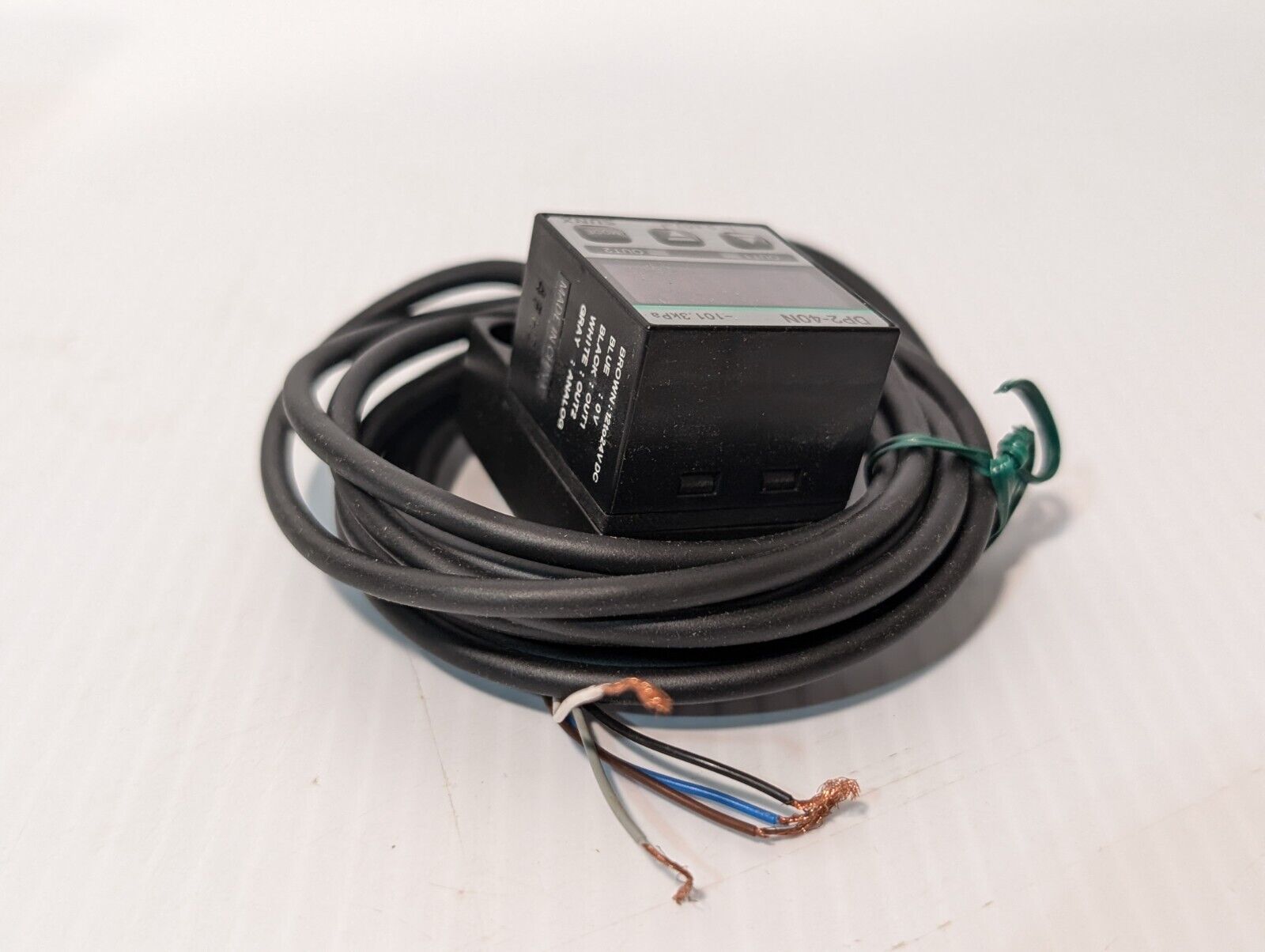 SunX DP2-40N Digital Pressure Sensor, LED display, -101.3kPa - Free Shipping