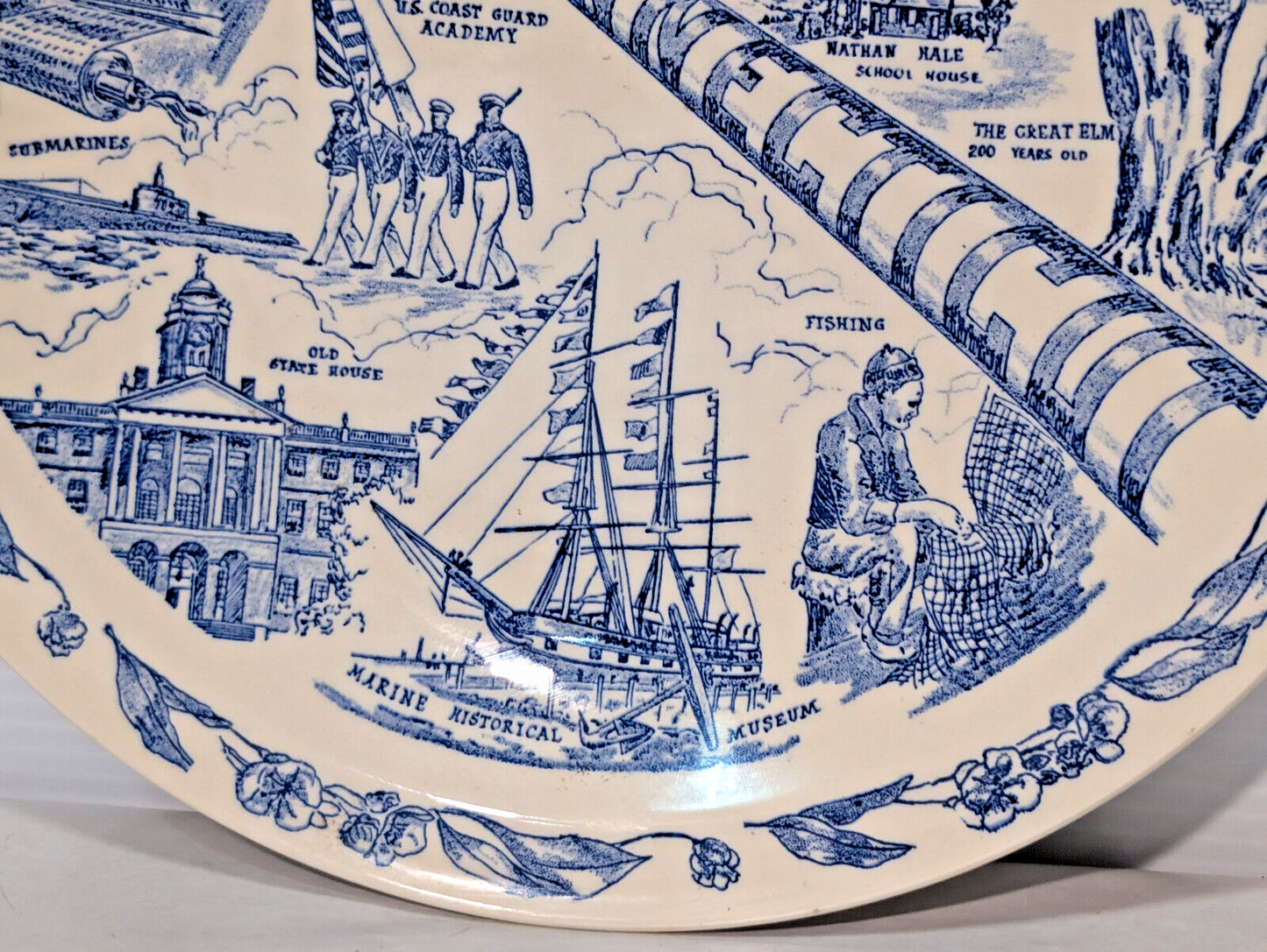 Vintage Vernon Kilns Hartford, Connecticut Souvenier Collector Plate 1930s