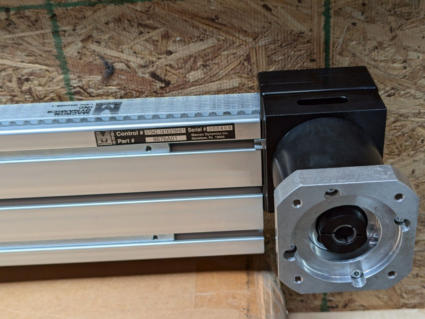 Macron 8676A01 Linear Rail Actuator w/Onvio 9000566 Reducer / 3915-11-000-0415