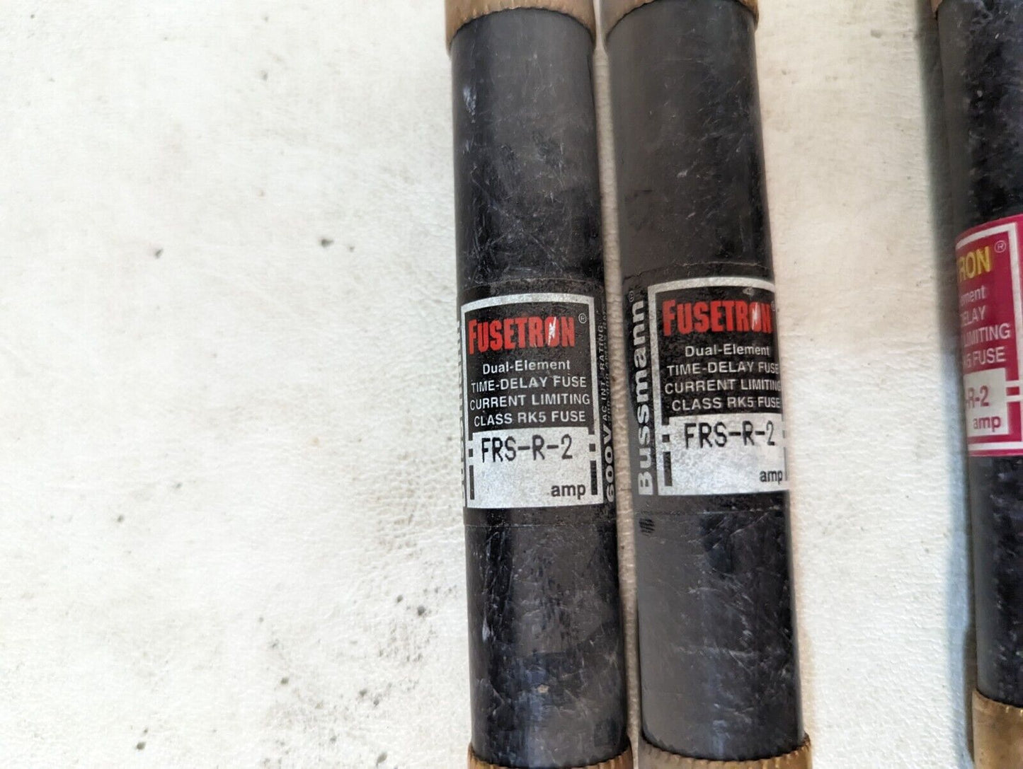 Large lot of 100 FRS-R fuses, 18xFRS-R-9, 15xFRS-R-8, 7xFRS-R-6-1/4, 1xFRS-R-6,